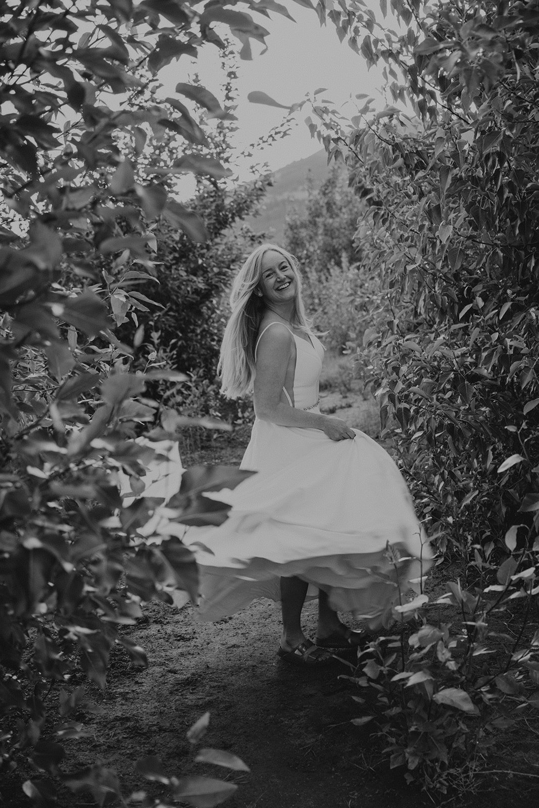 Rachael&Eric_HoodRiverLoveStory_JenJonesWeddings2026-70.jpg