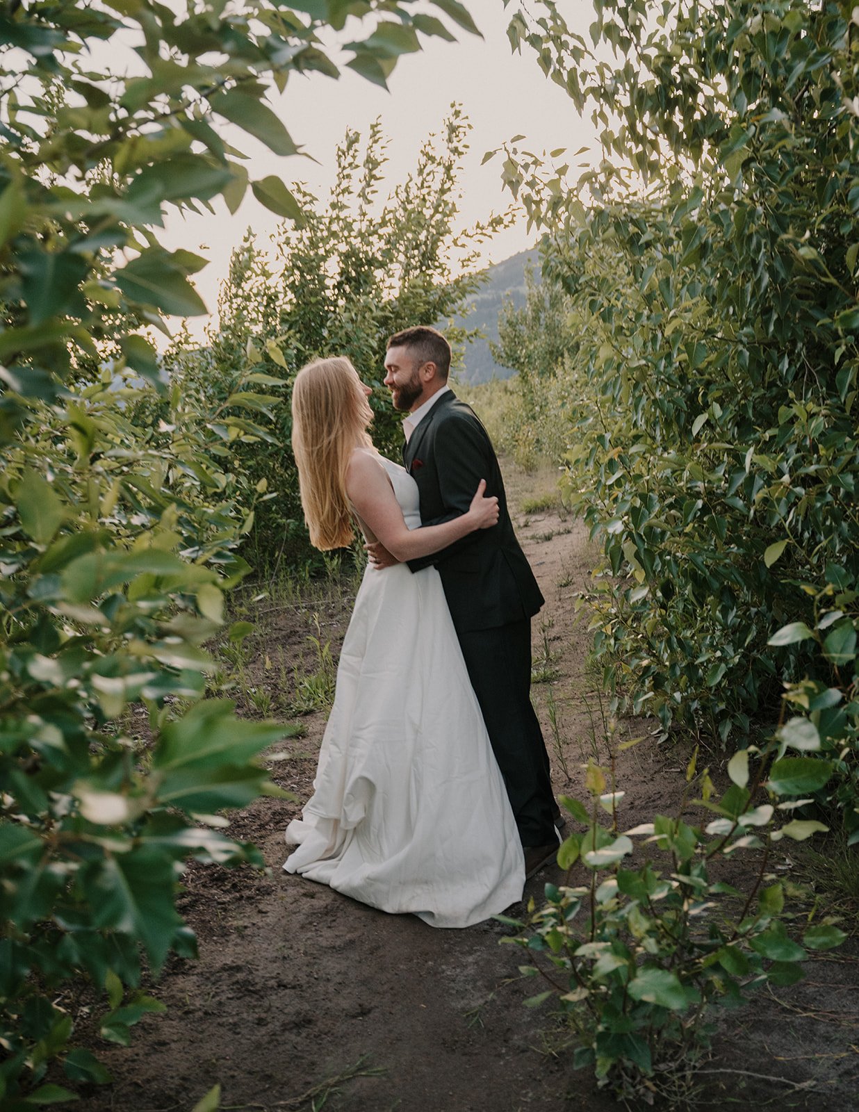 Rachael&Eric_HoodRiverLoveStory_JenJonesWeddings2026-76.jpg