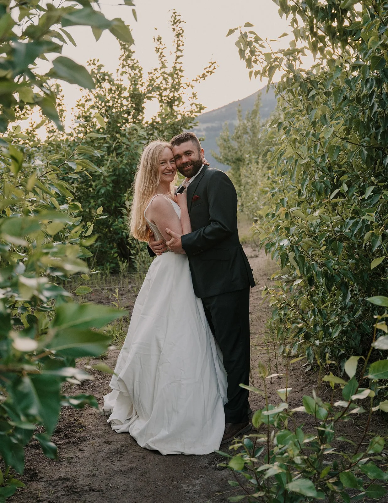 Rachael&Eric_HoodRiverLoveStory_JenJonesWeddings2026-77.jpg
