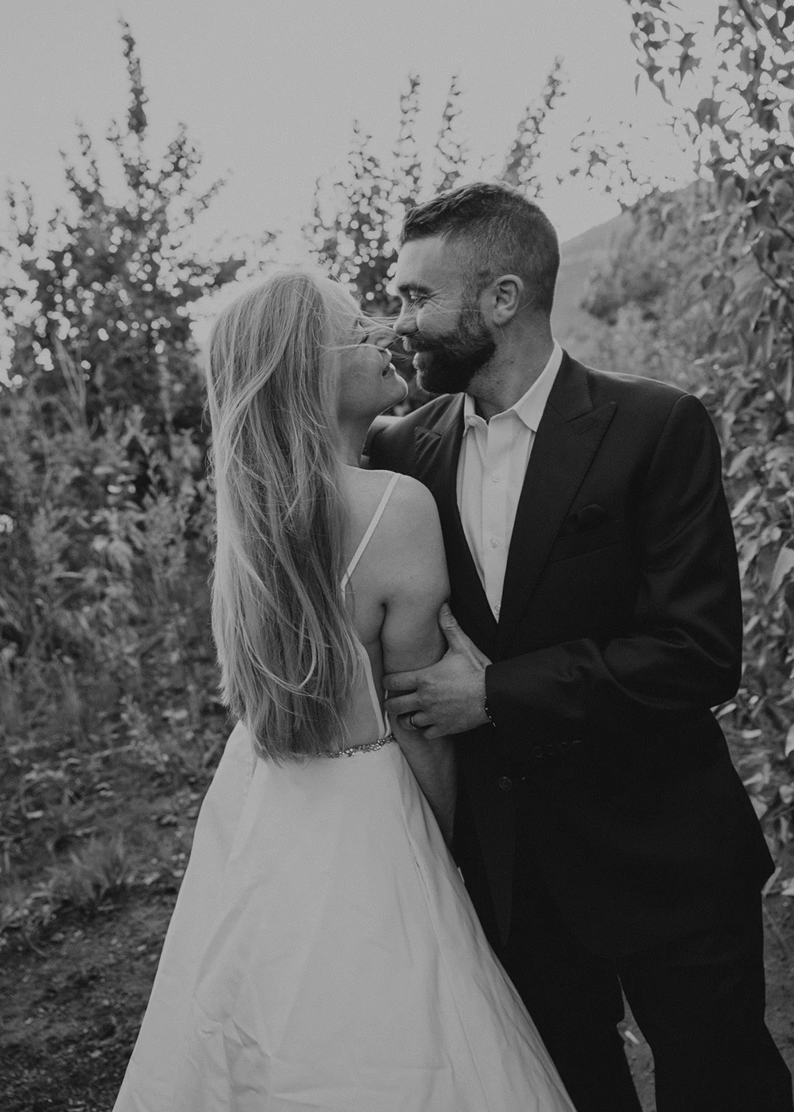 Rachael&Eric_HoodRiverLoveStory_JenJonesWeddings2026-86.jpg