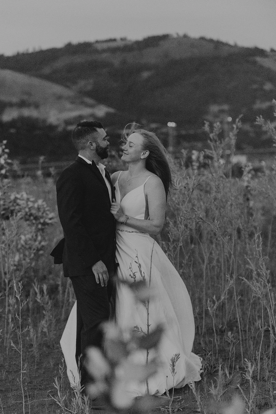 Rachael&Eric_HoodRiverLoveStory_JenJonesWeddings2026-113.jpg