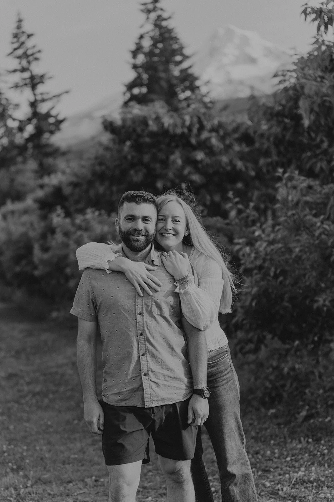 Rachael&Eric_HoodRiverLoveStory_JenJonesWeddings2026-27.jpg