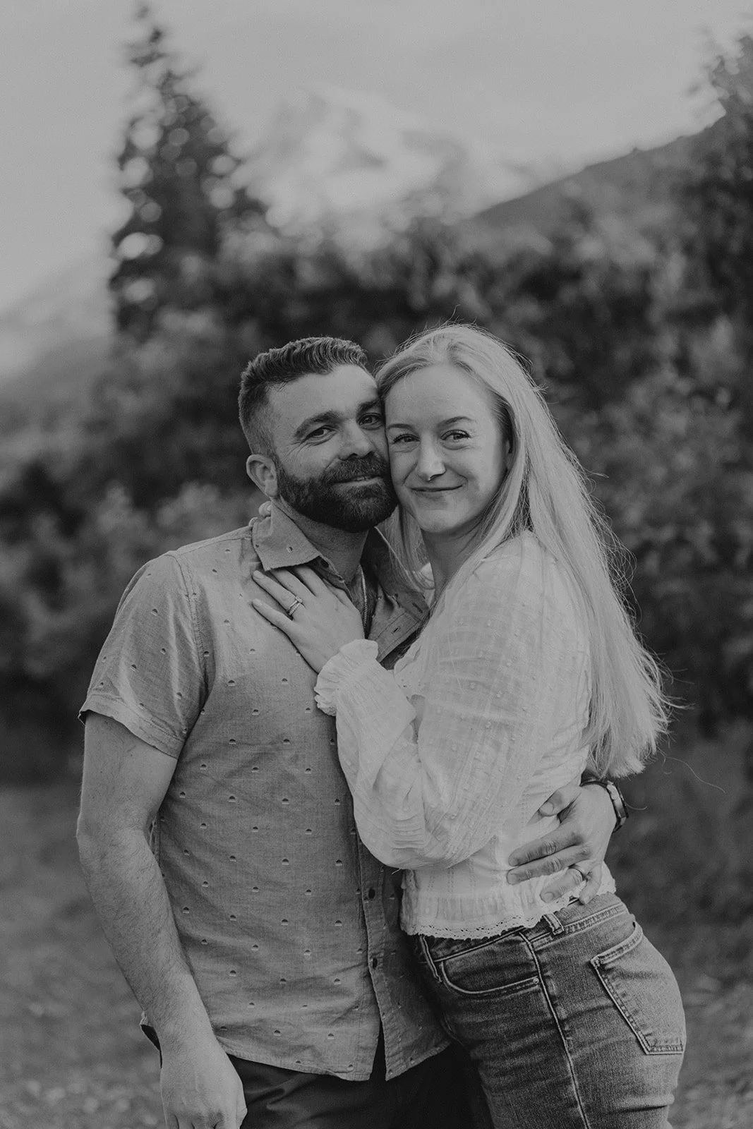 Rachael&Eric_HoodRiverLoveStory_JenJonesWeddings2026-36.jpg