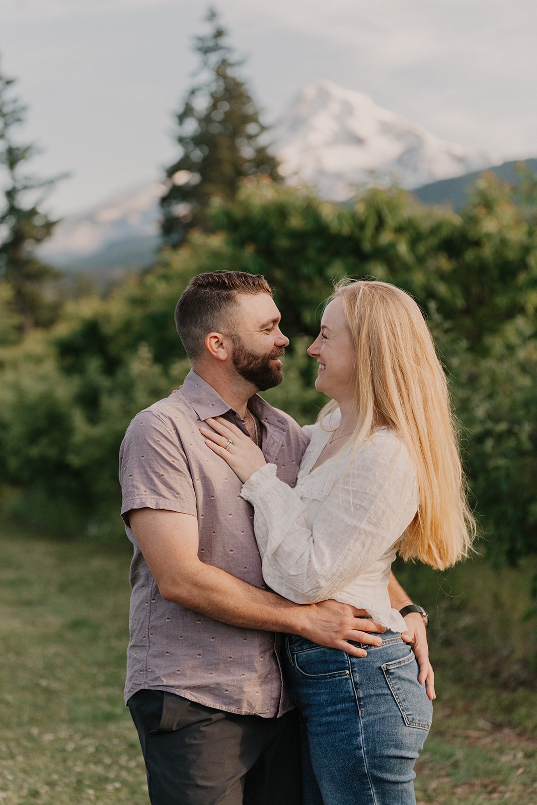Rachael&Eric_HoodRiverLoveStory_JenJonesWeddings2026-38.jpg
