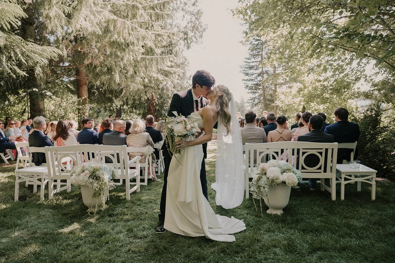 Jordan&CharlesHicks_MtHoodOrganicFarms_JenJonesWeddings2026-174.jpg