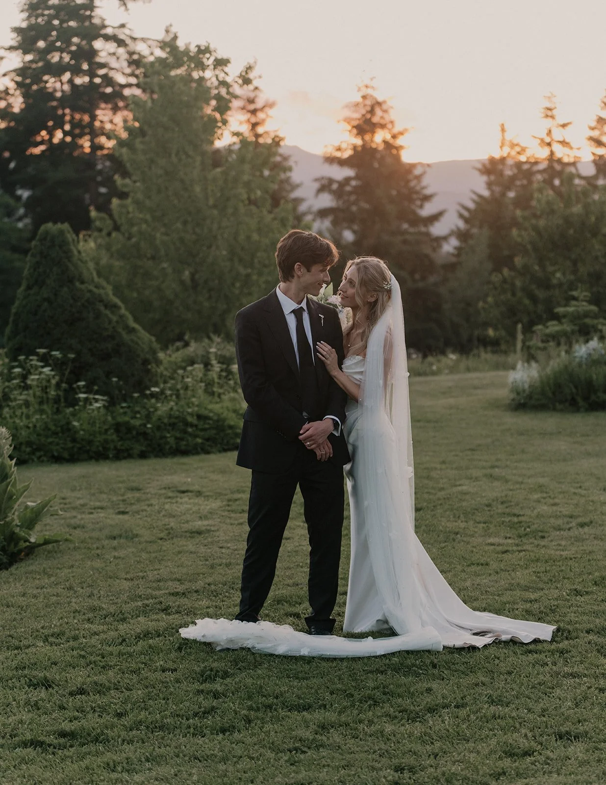 Jordan&CharlesHicks_MtHoodOrganicFarms_JenJonesWeddings2026-246.jpg