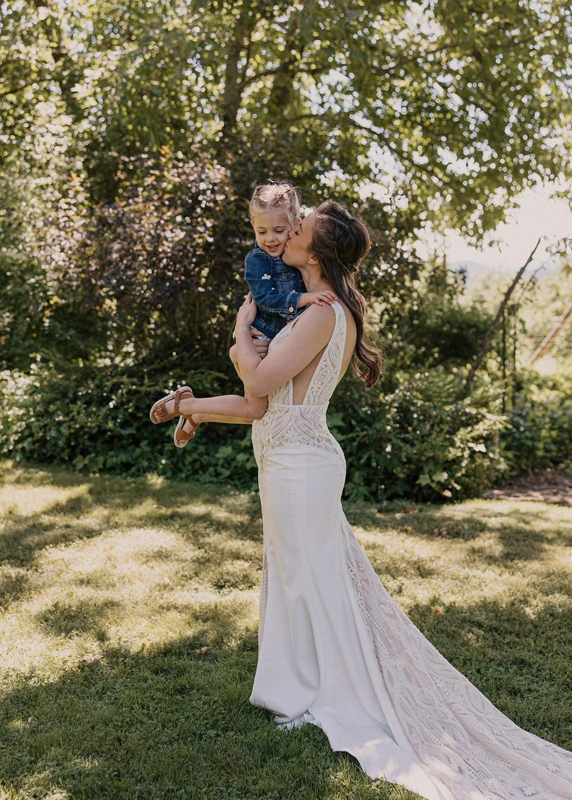 Emily&Malia_MtHoodOrganicFarms_JenJonesWeddings2026-112.jpg