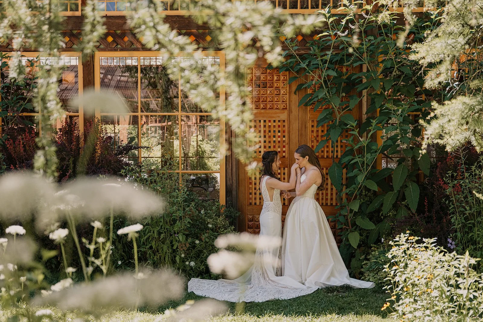 Emily&Malia_MtHoodOrganicFarms_JenJonesWeddings2026-327.jpg