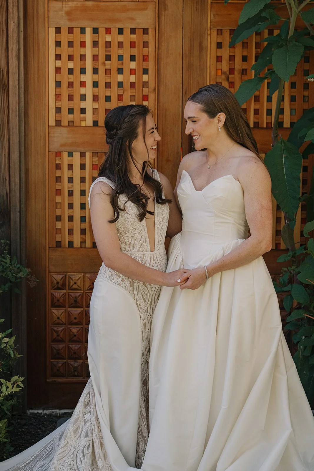 Emily&Malia_MtHoodOrganicFarms_JenJonesWeddings2026-334.jpg