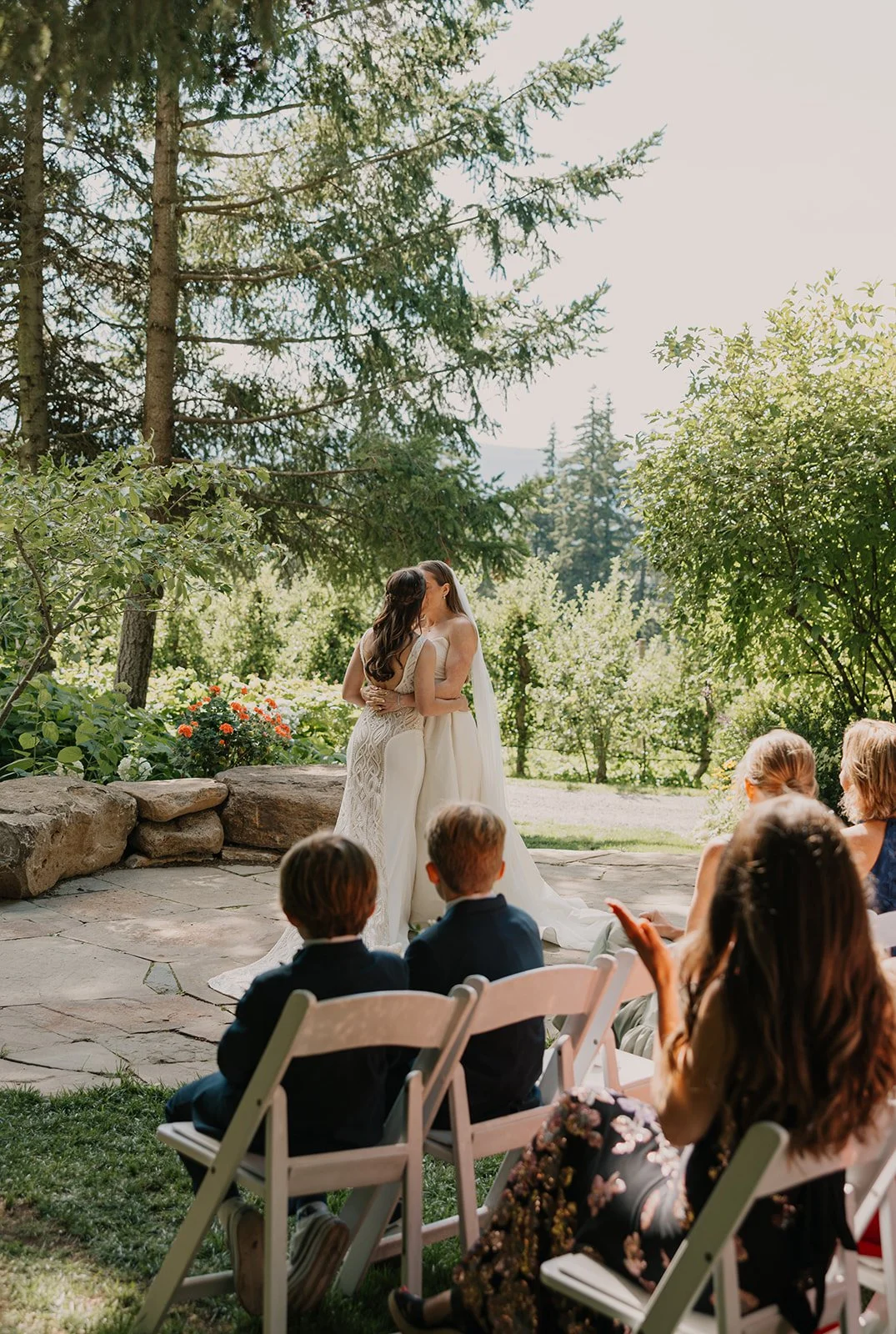 Emily&Malia_MtHoodOrganicFarms_JenJonesWeddings2026-446.jpg