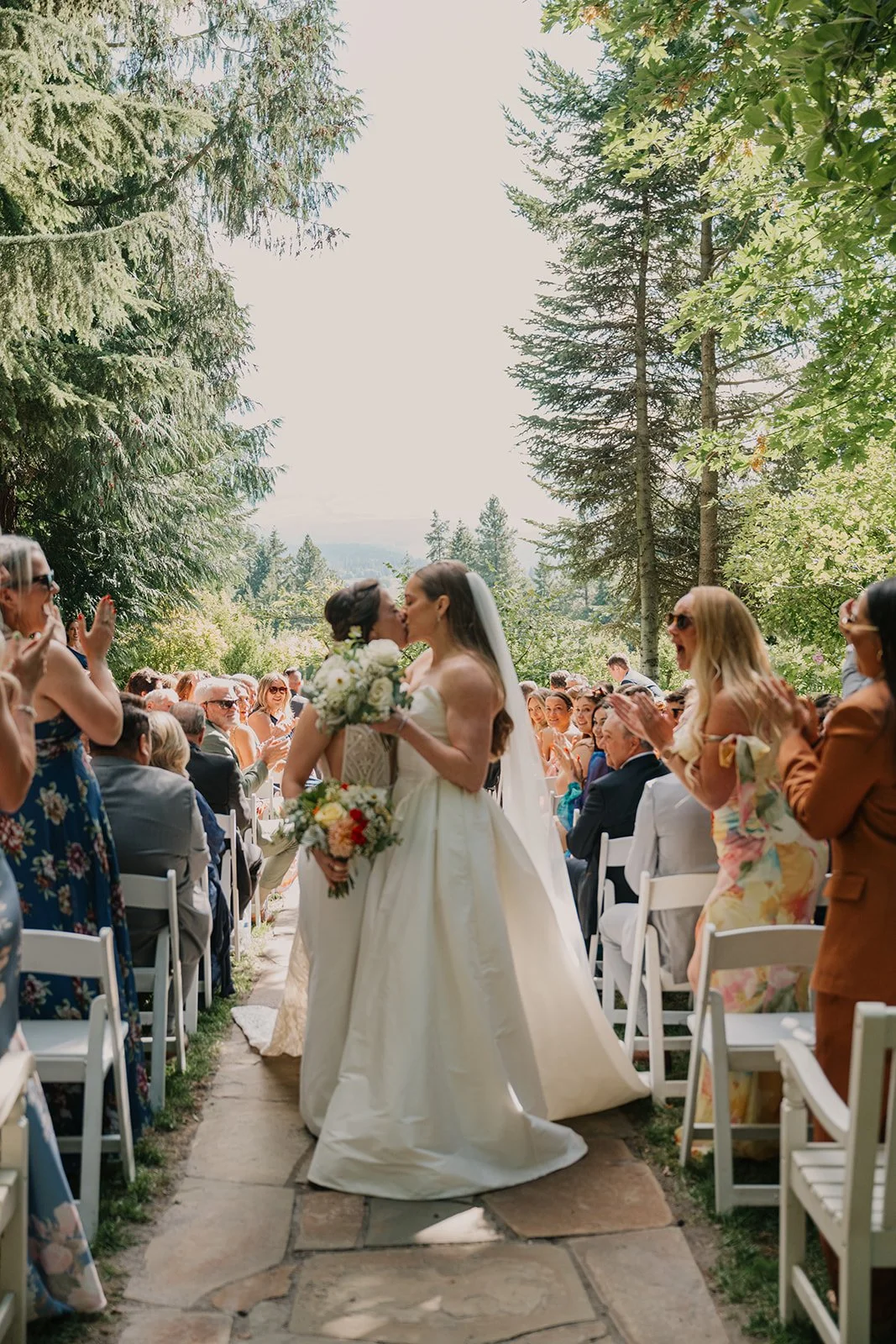 Emily&Malia_MtHoodOrganicFarms_JenJonesWeddings2026-453.jpg