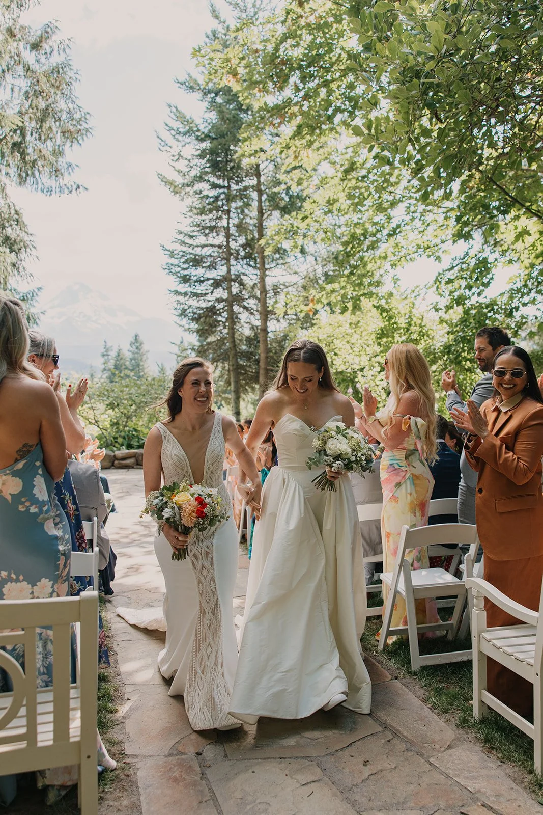 Emily&Malia_MtHoodOrganicFarms_JenJonesWeddings2026-454.jpg
