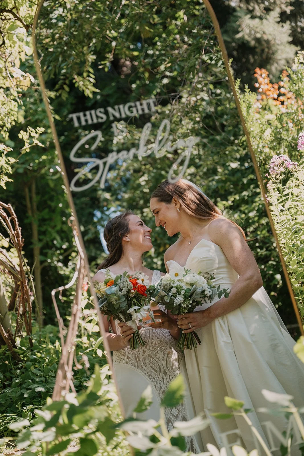 Emily&Malia_MtHoodOrganicFarms_JenJonesWeddings2026-469.jpg
