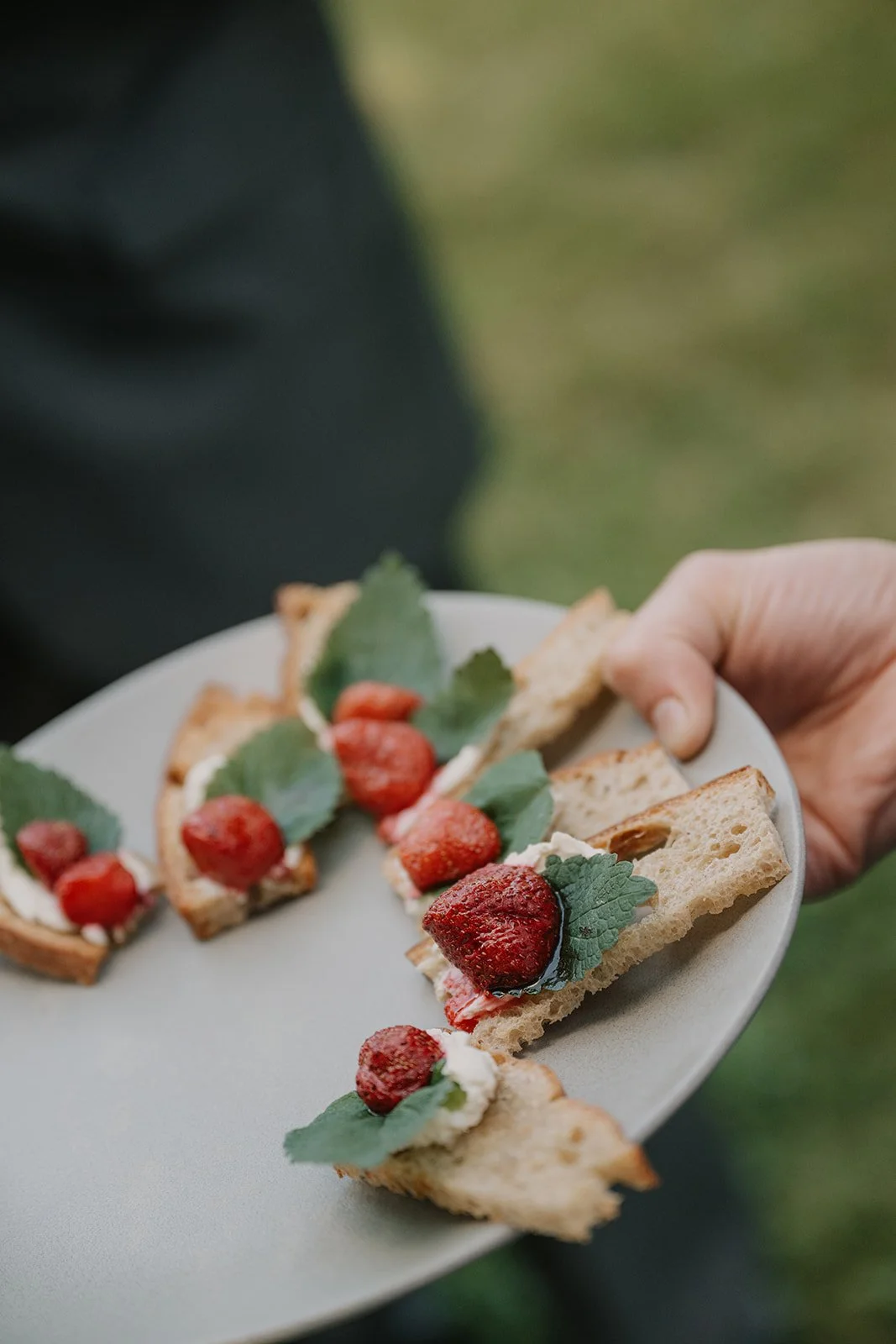 Emily&Malia_MtHoodOrganicFarms_JenJonesWeddings2026-494.jpg