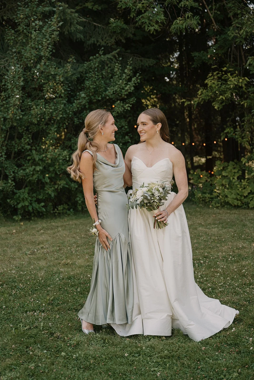 Emily&Malia_MtHoodOrganicFarms_JenJonesWeddings2026-248.jpg