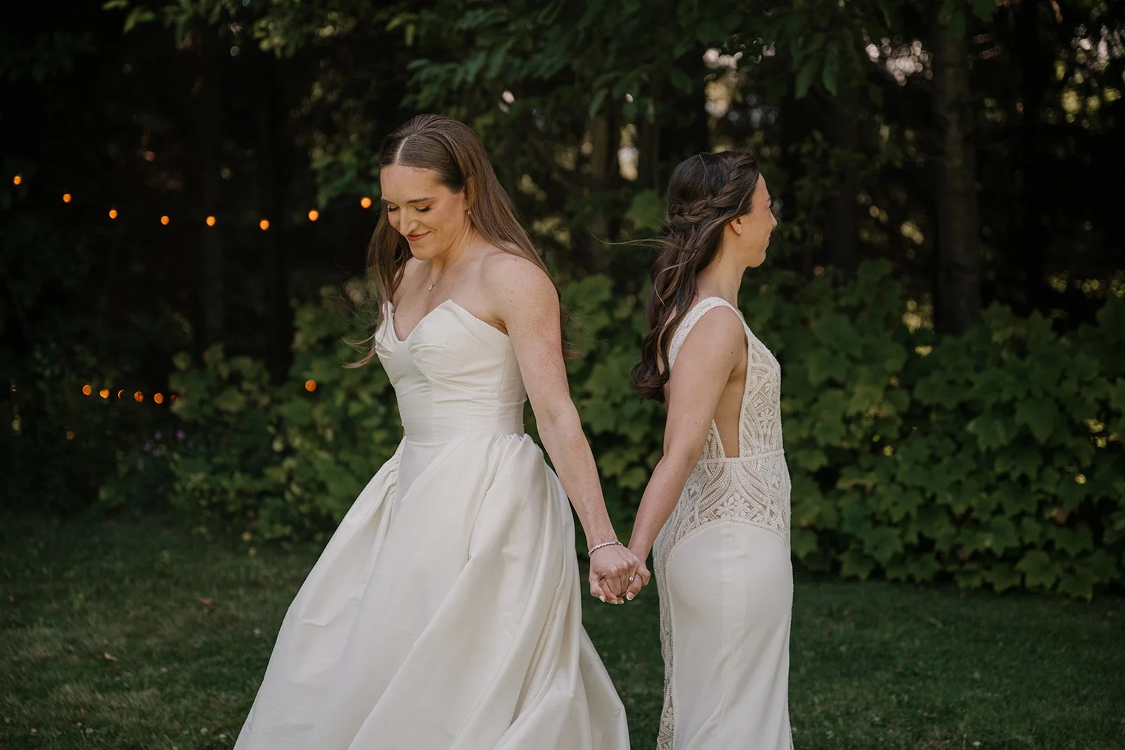 Emily&Malia_MtHoodOrganicFarms_JenJonesWeddings2026-137.jpg
