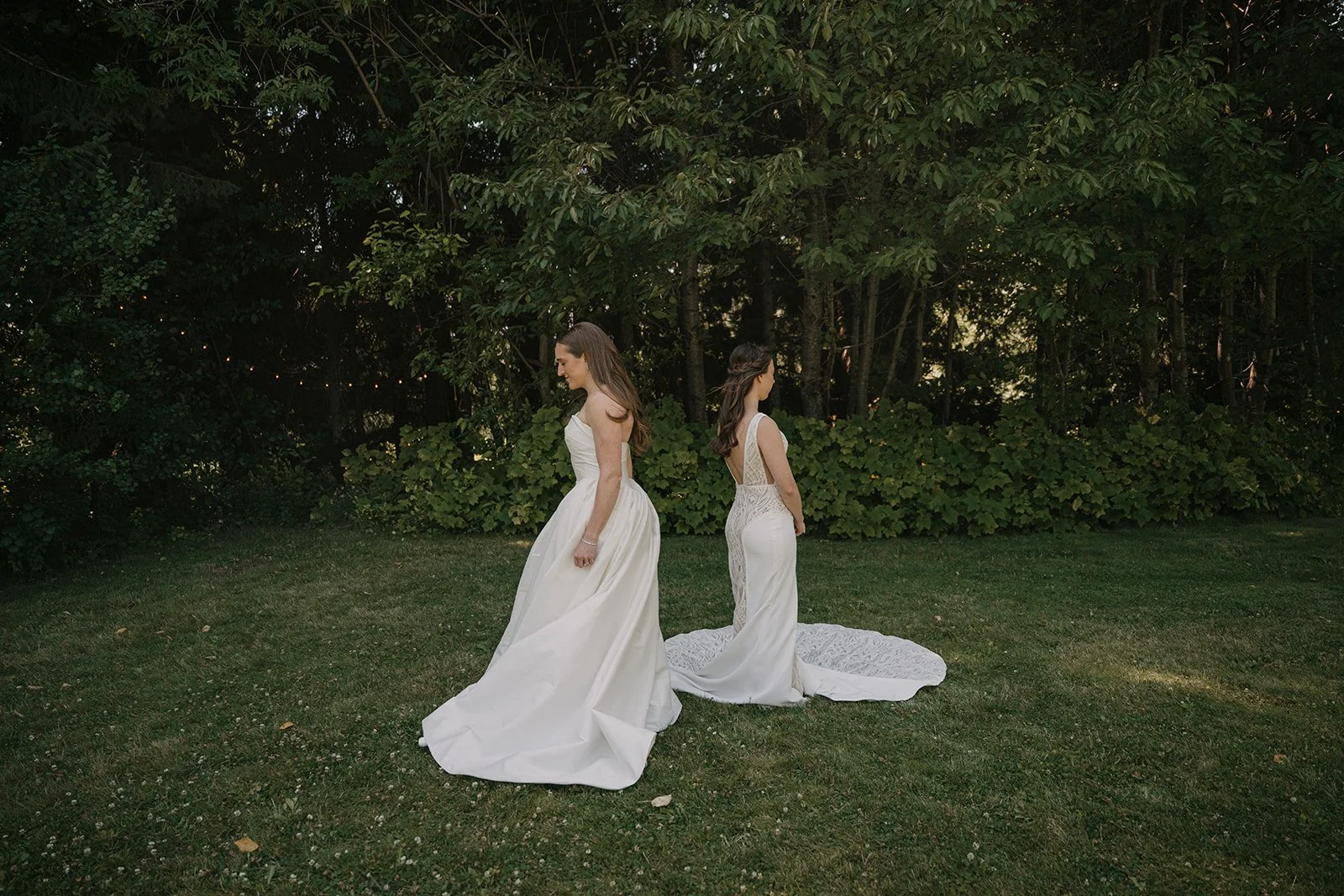 Emily&Malia_MtHoodOrganicFarms_JenJonesWeddings2026-135.jpg