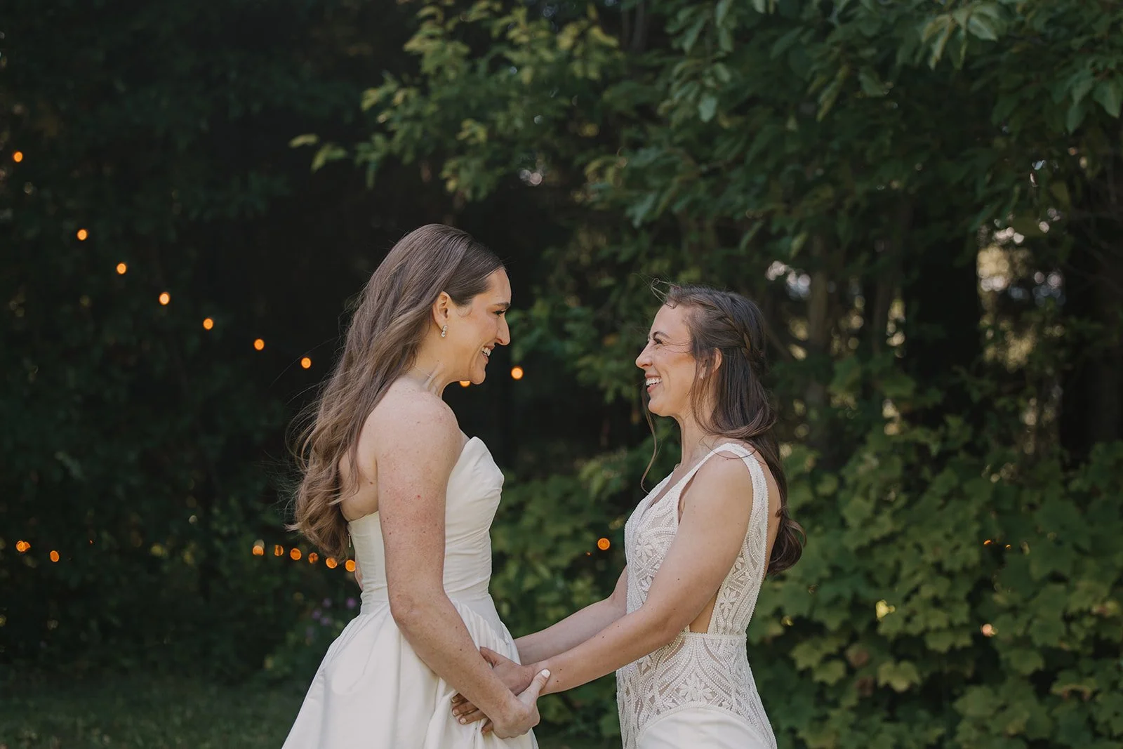 Emily&Malia_MtHoodOrganicFarms_JenJonesWeddings2026-145.jpg
