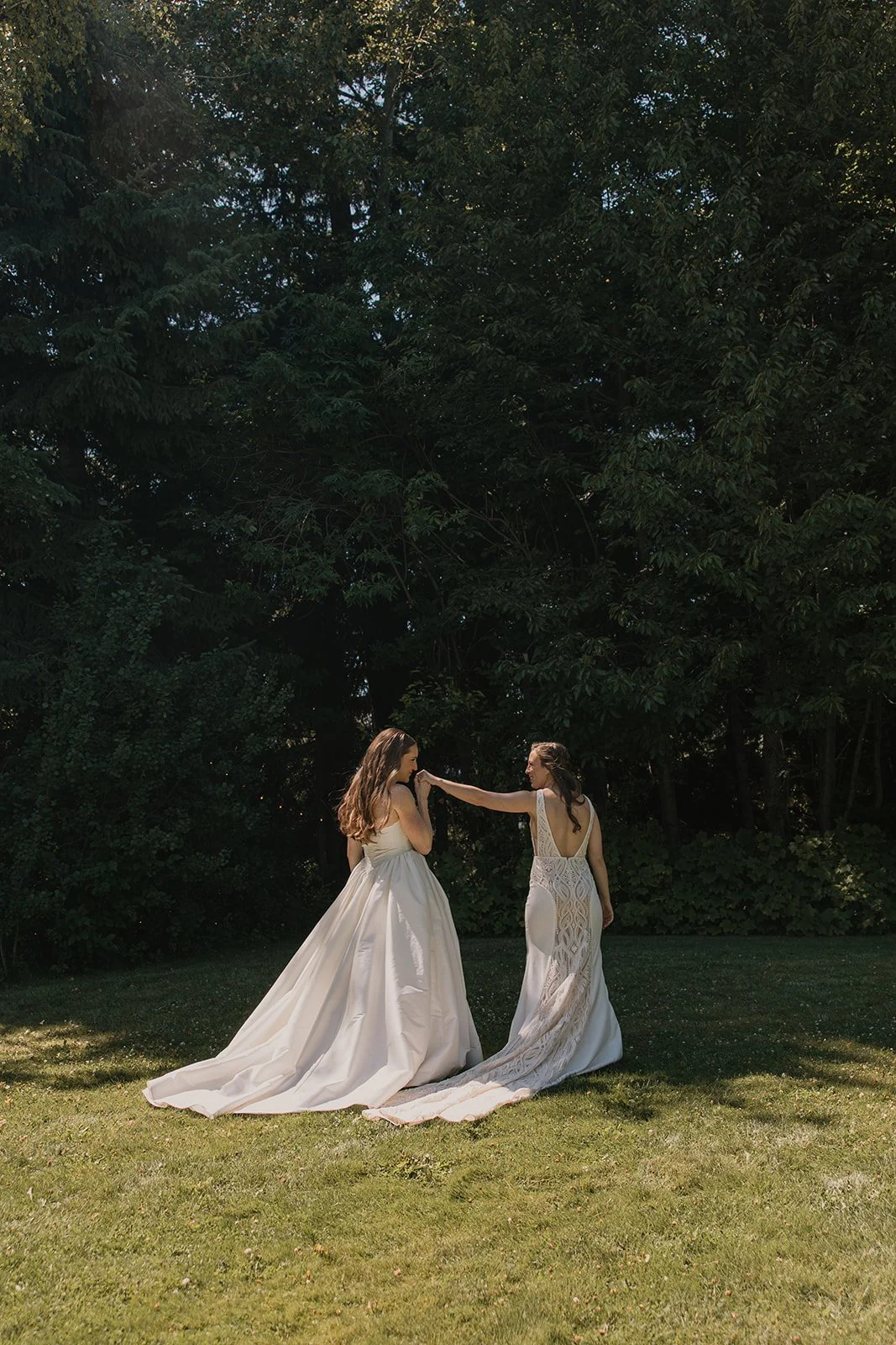 Emily&Malia_MtHoodOrganicFarms_JenJonesWeddings2026-157.jpg