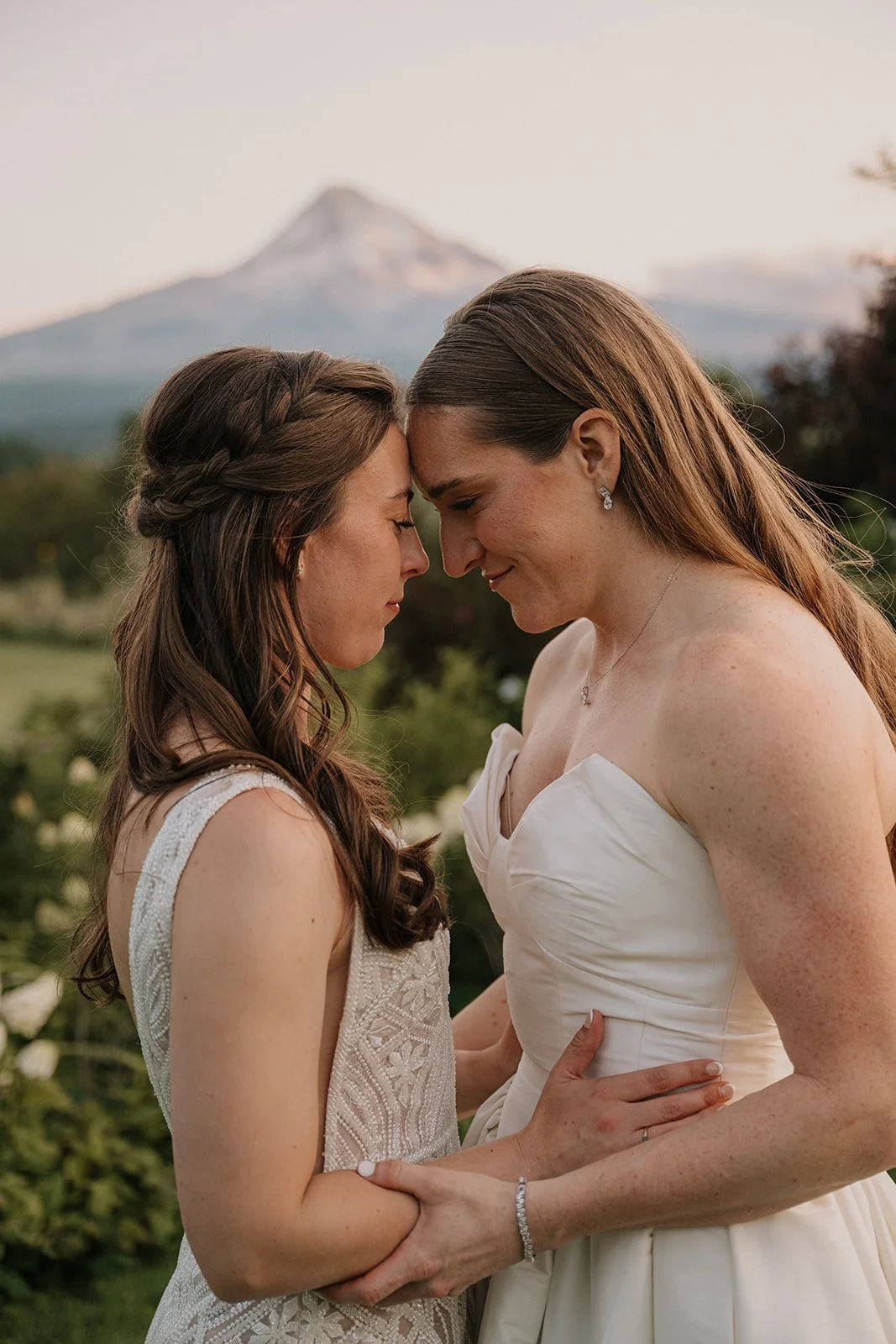 Emily&Malia_MtHoodOrganicFarms_JenJonesWeddings2026-696.jpg