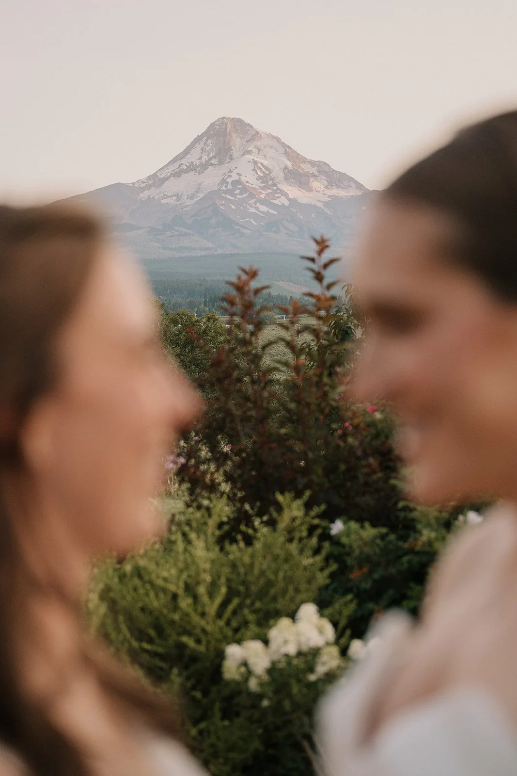 Emily&Malia_MtHoodOrganicFarms_JenJonesWeddings2026-700.jpg