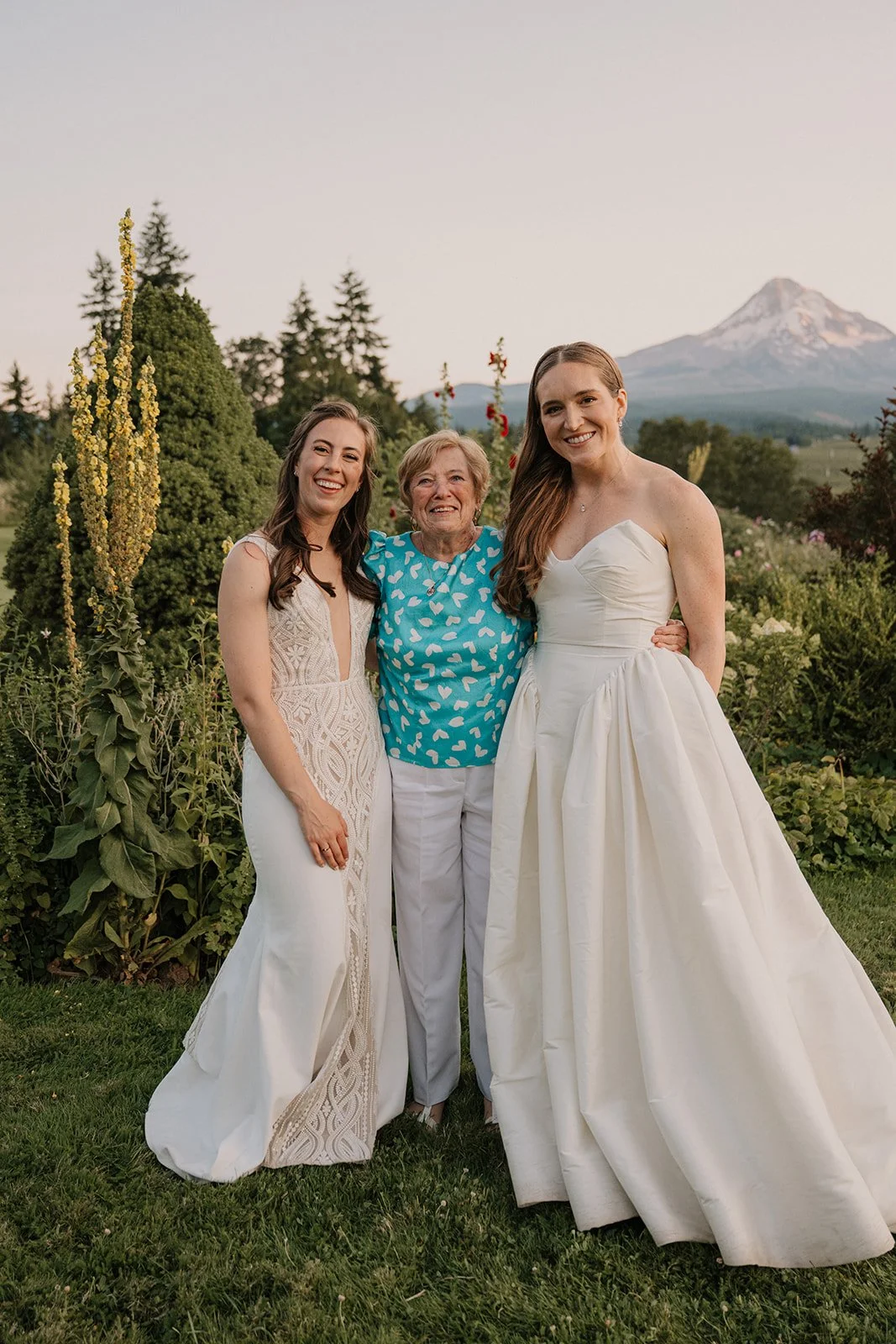 Emily&Malia_MtHoodOrganicFarms_JenJonesWeddings2026-709.jpg