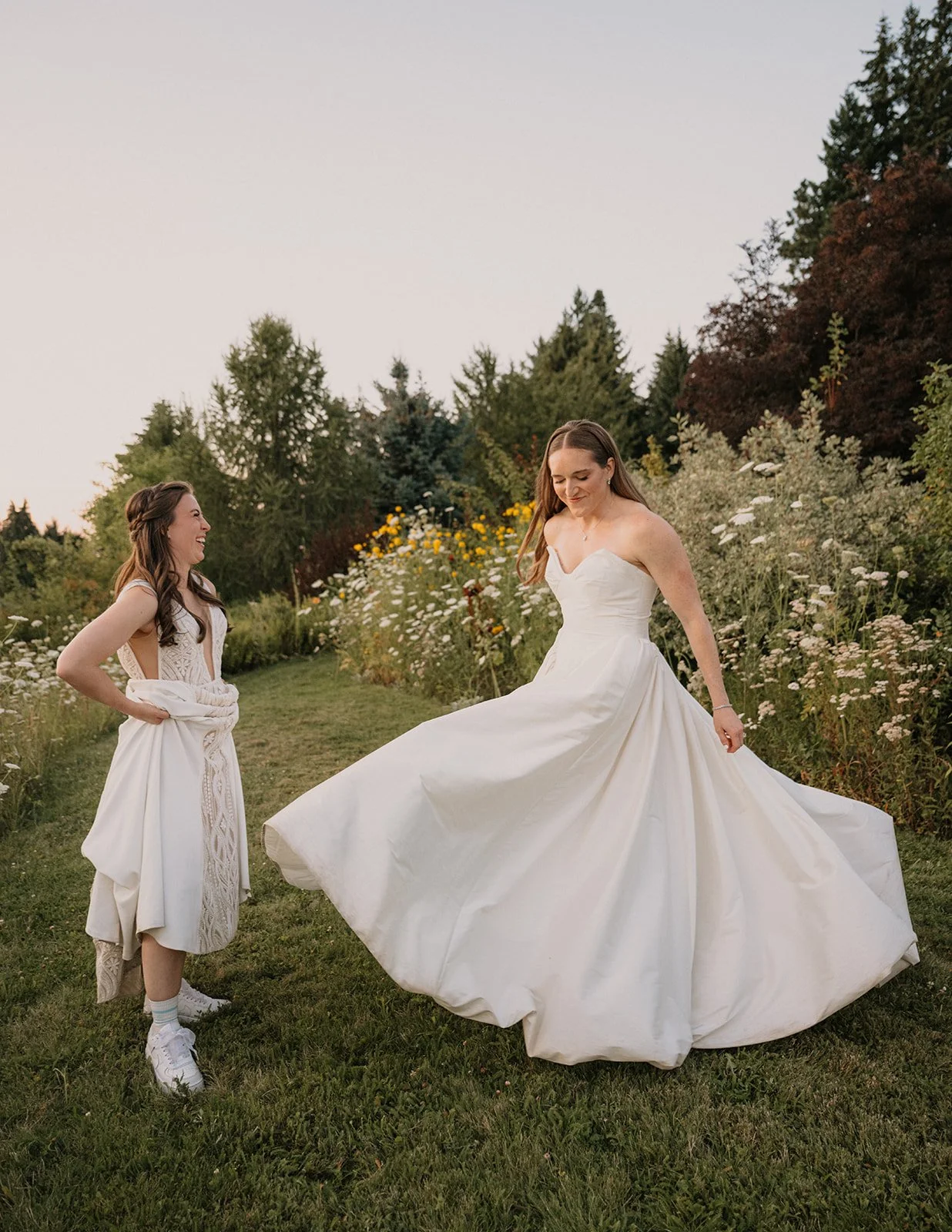 Emily&Malia_MtHoodOrganicFarms_JenJonesWeddings2026-715.jpg