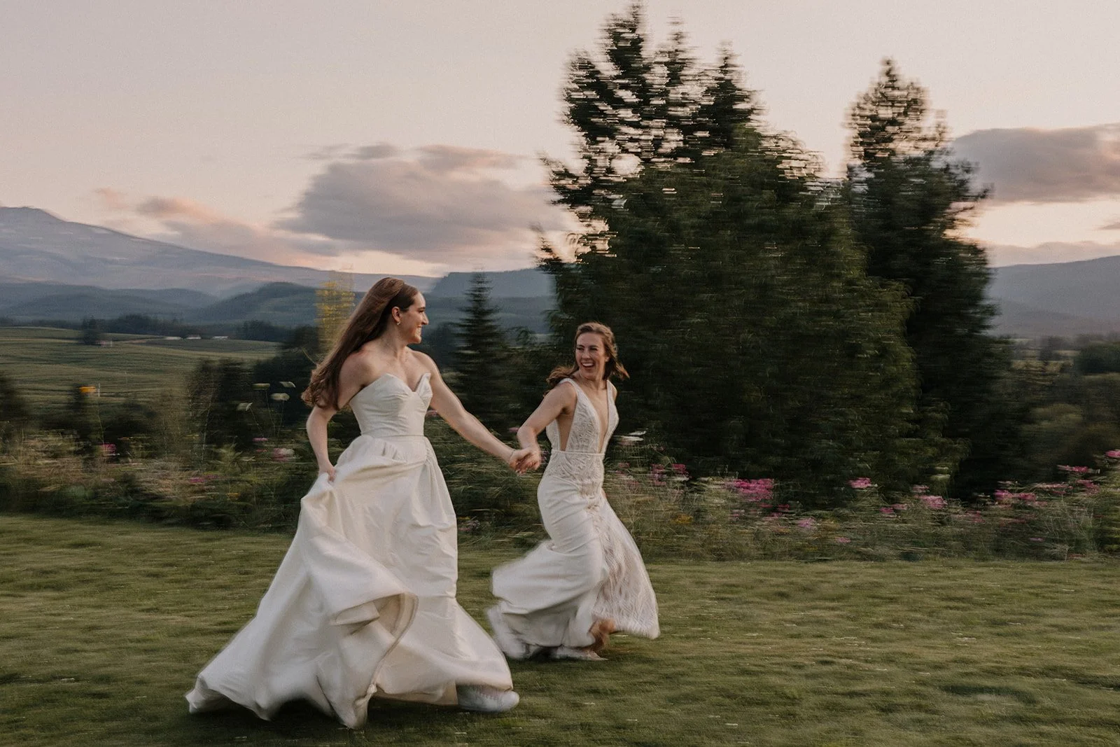 Emily&Malia_MtHoodOrganicFarms_JenJonesWeddings2026-720.jpg