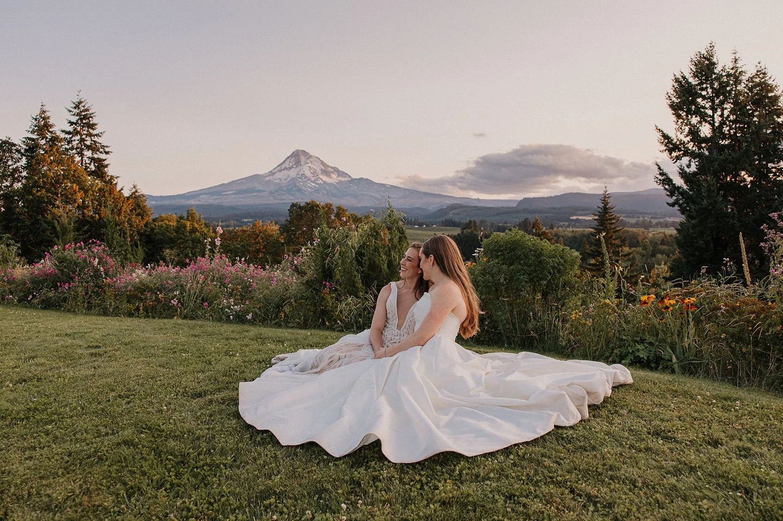 Emily&Malia_MtHoodOrganicFarms_JenJonesWeddings2026-739.jpg