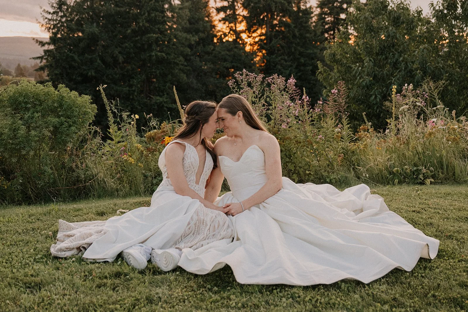 Emily&Malia_MtHoodOrganicFarms_JenJonesWeddings2026-742.jpg