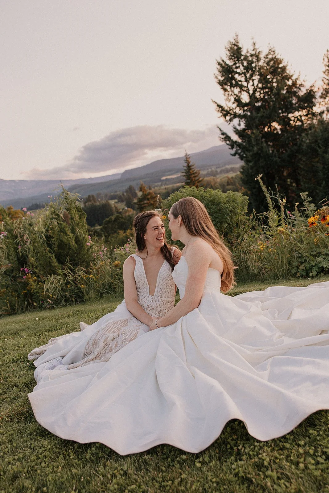 Emily&Malia_MtHoodOrganicFarms_JenJonesWeddings2026-744.jpg