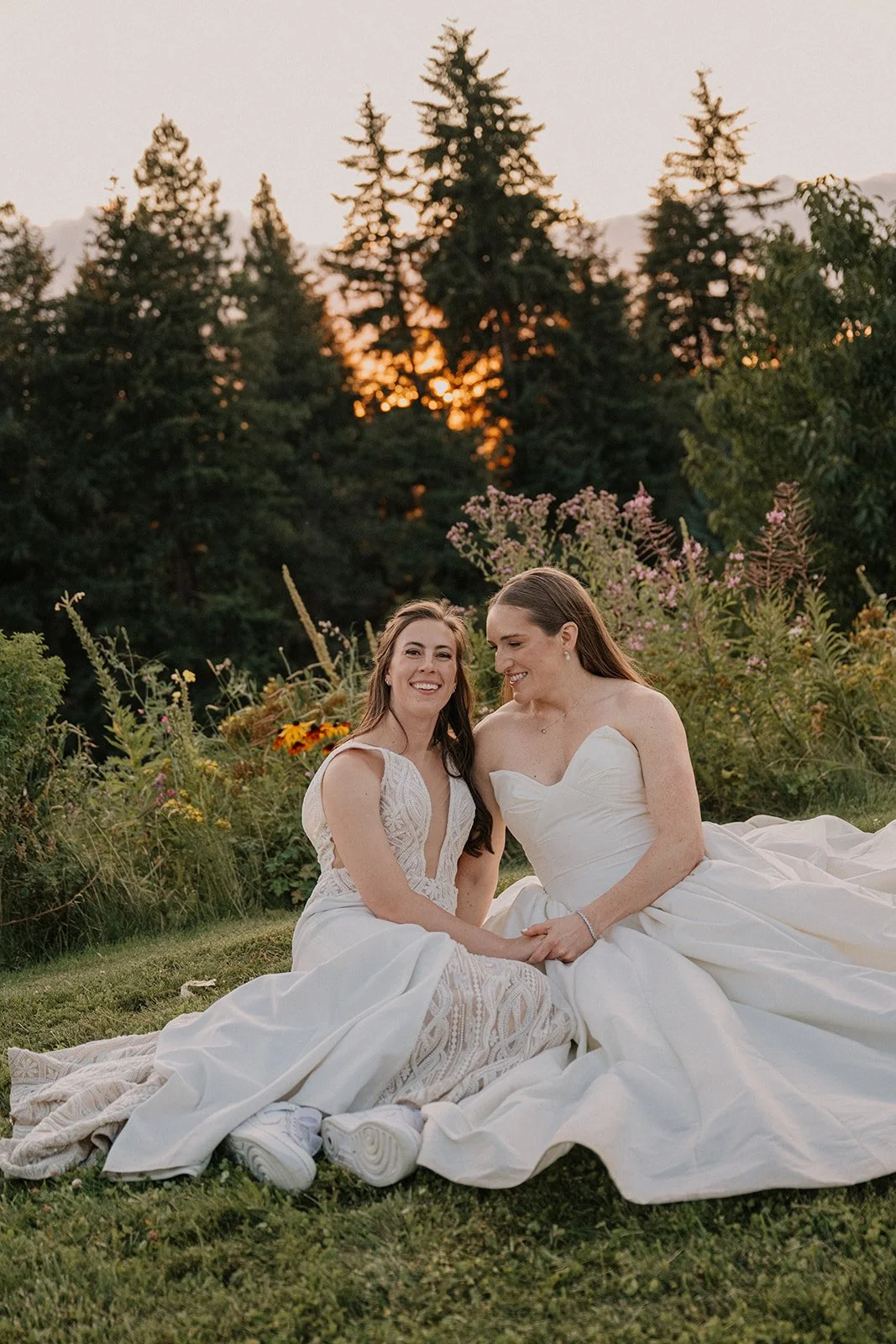 Emily&Malia_MtHoodOrganicFarms_JenJonesWeddings2026-740.jpg