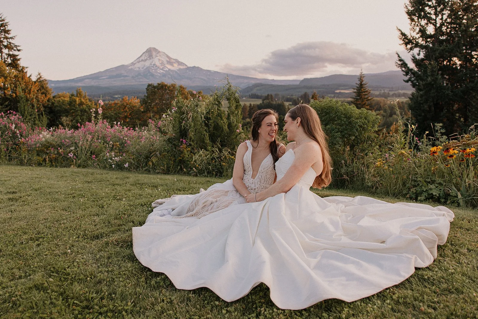Emily&Malia_MtHoodOrganicFarms_JenJonesWeddings2026-748.jpg
