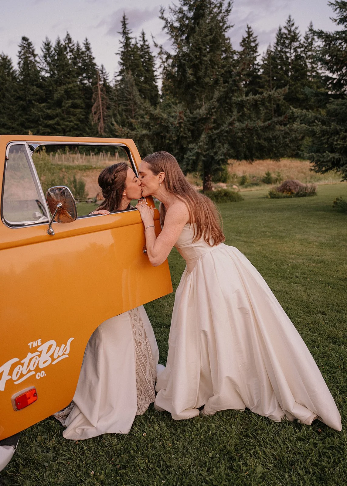 Emily&Malia_MtHoodOrganicFarms_JenJonesWeddings2026-777.jpg
