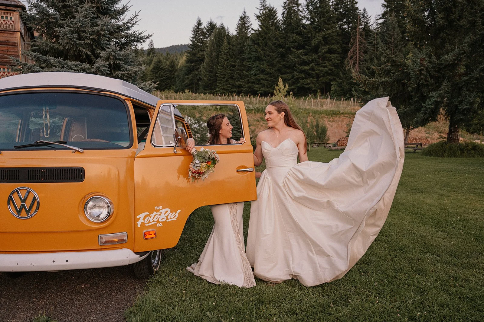 Emily&Malia_MtHoodOrganicFarms_JenJonesWeddings2026-780.jpg