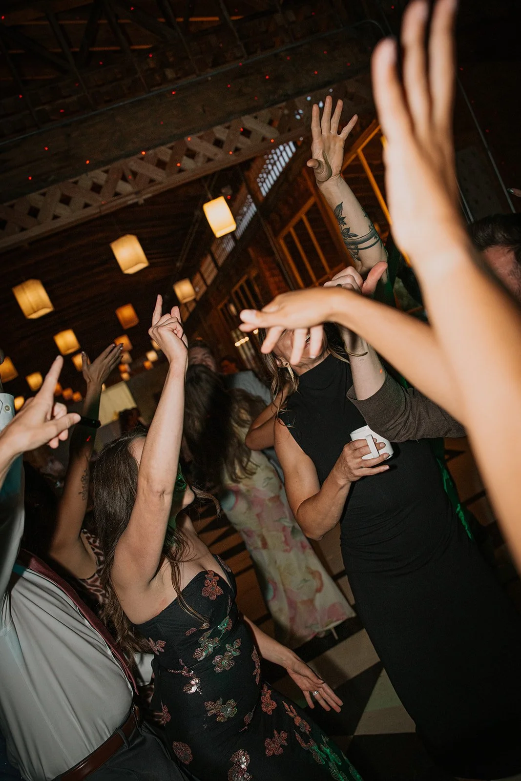 Emily&Malia_MtHoodOrganicFarms_JenJonesWeddings2026-796.jpg