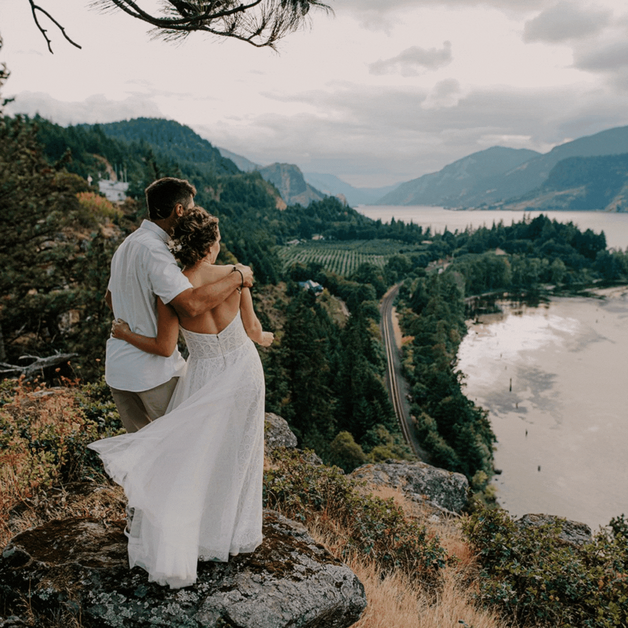 How to Choose the Perfect Wedding Photographer for Your Love Story