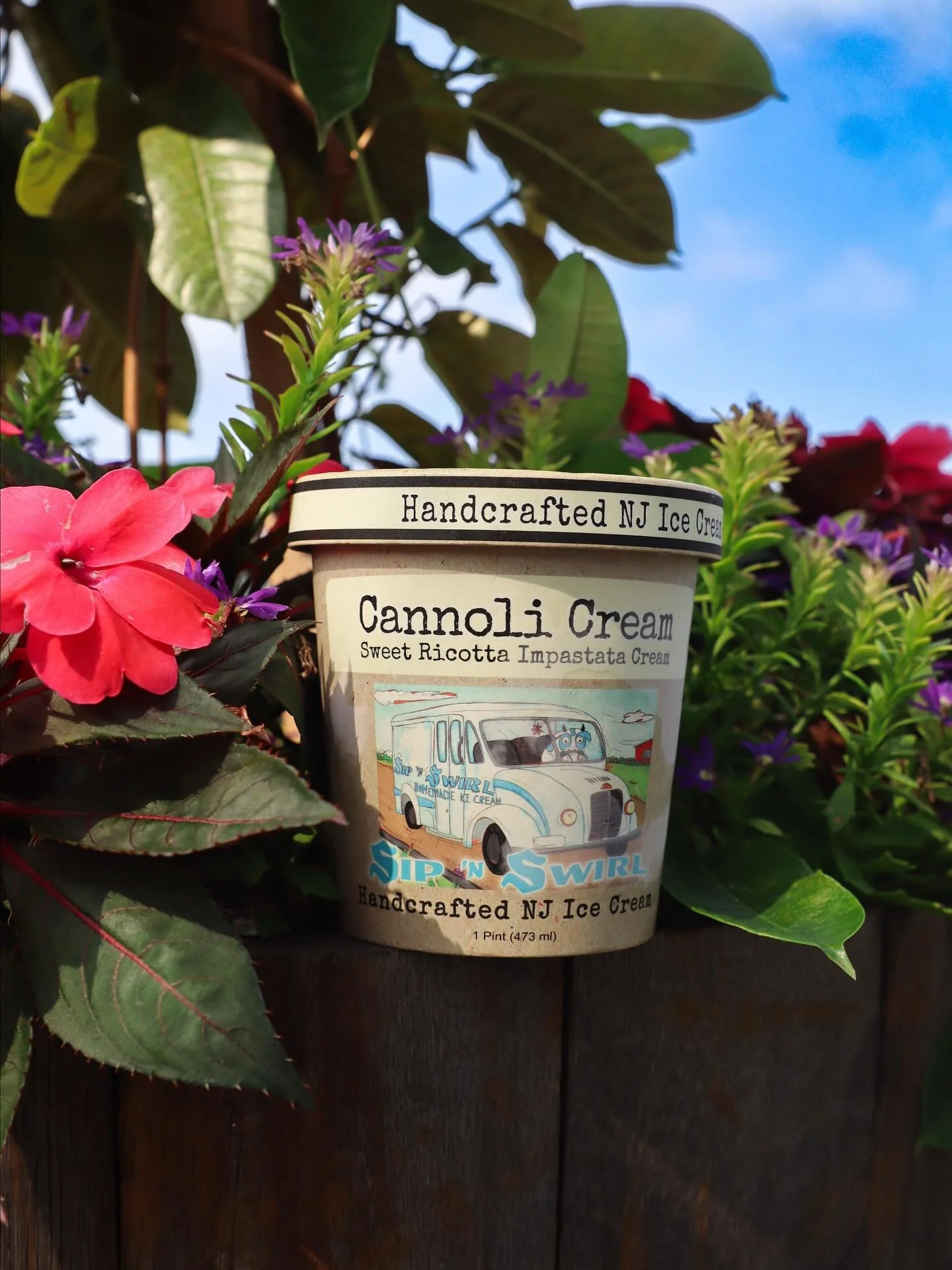 Yesss, the weather is cooling down, but it&rsquo;ll never be too cool for ice cream 🍦 pop in to pick up a delicious treat this week! 

#organic #gardening #richfieldfarms #richfieldfarms #clifton #farmersmarket #icecream #local #nj #montclair