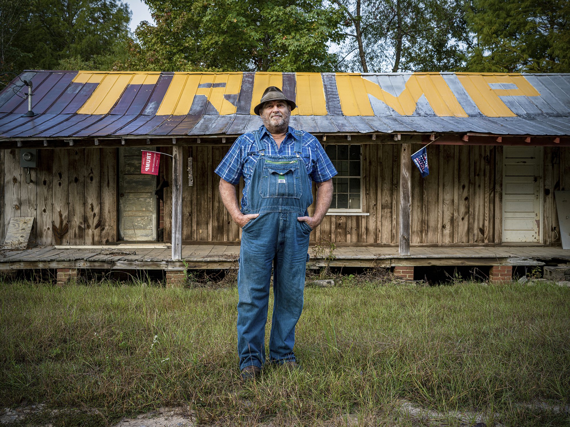 Paul Getzkow in front of a tenant house. Seale, Alabama. 2020.