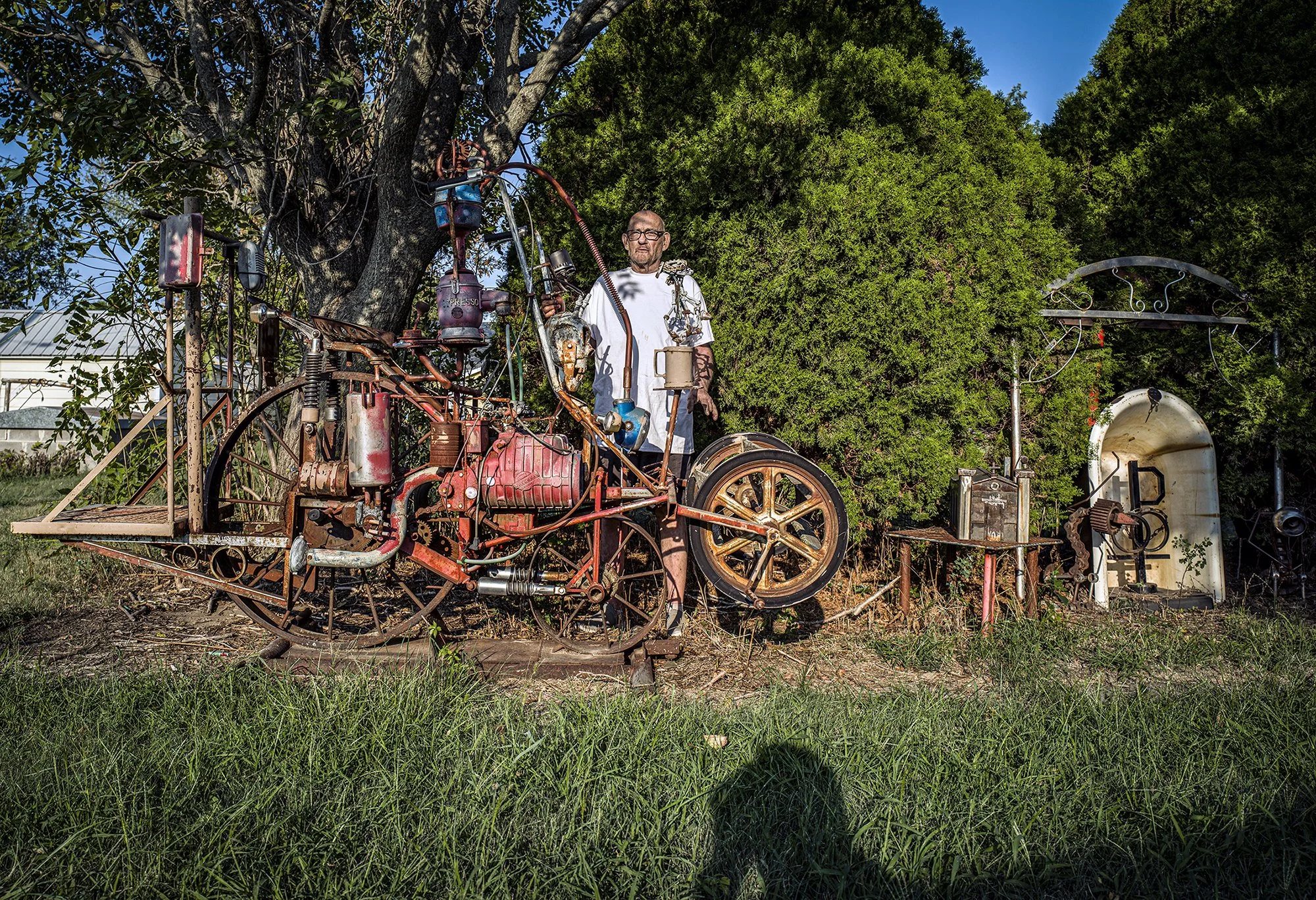Robert “Bob” Mix with his “Real Supersonic Espresso Bugsucker Machine.” Great Bend, Kansas. 2023.