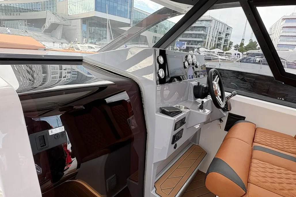 2026-balt-yacht-950-cruise-power-9907074-20250812022324498-3.webp