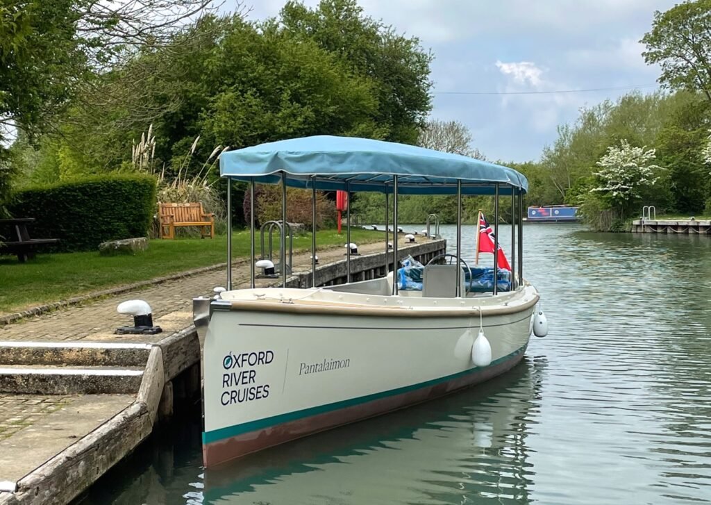 The best way to see Oxford is by river
