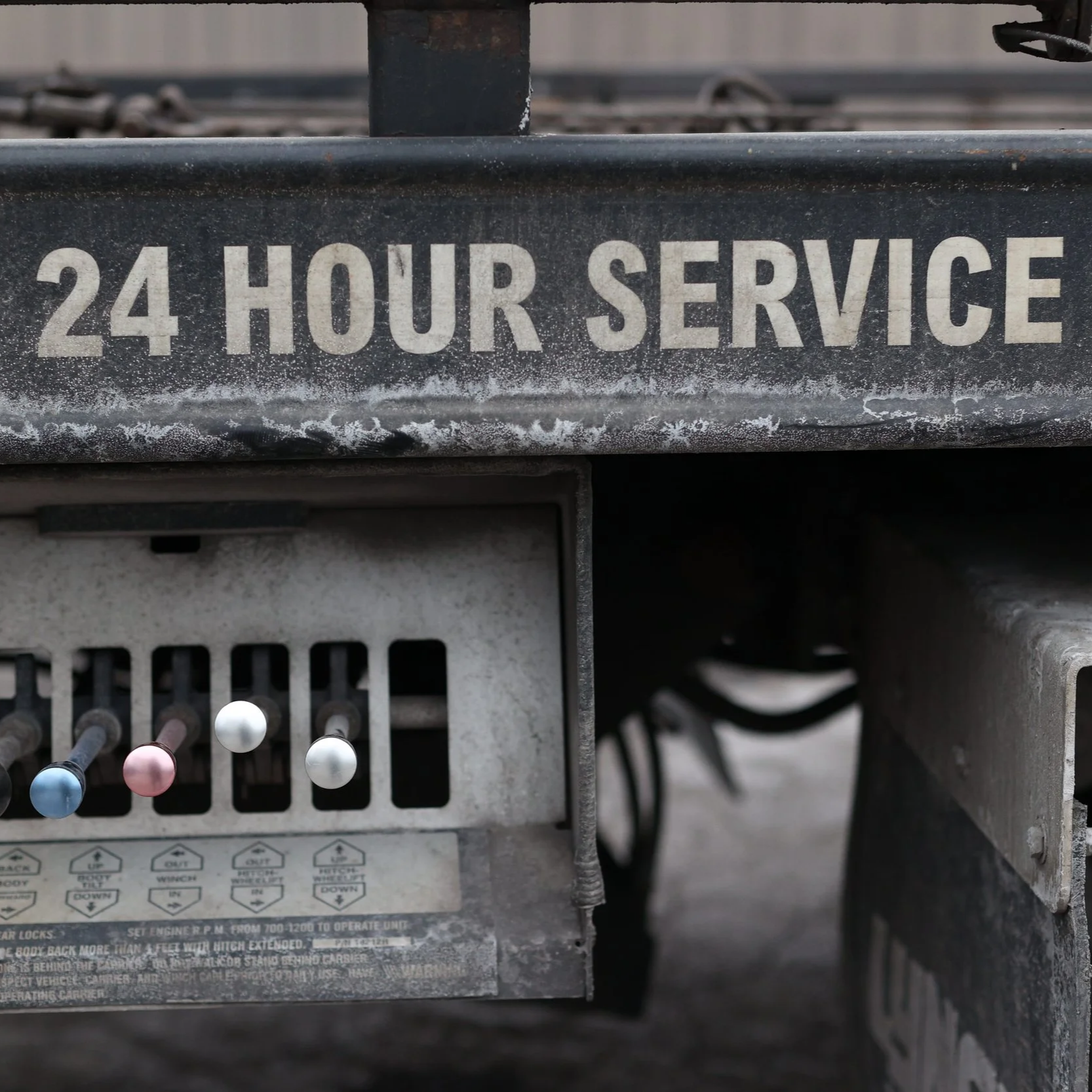 Need a Tow at 2 a.m.? Why 24-Hour Towing in Milwaukee Matters