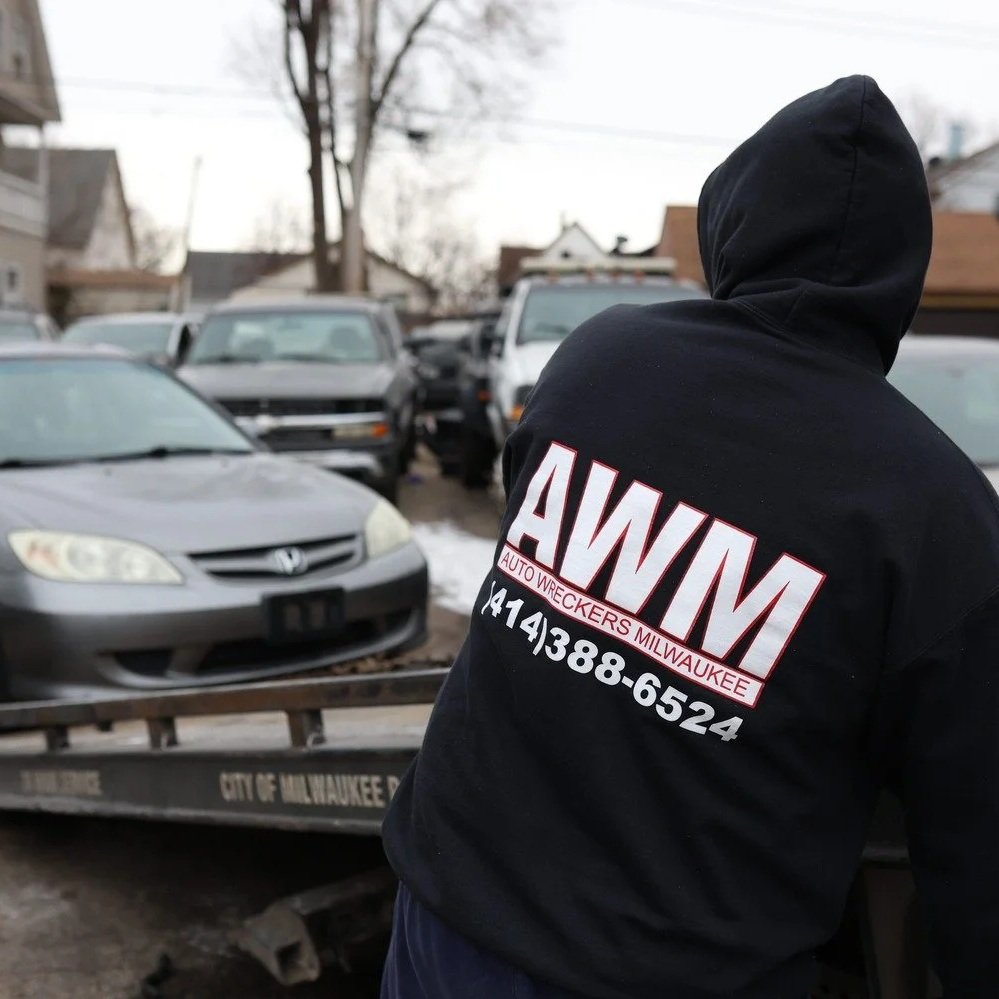 towing service in Milwaukee, WI
