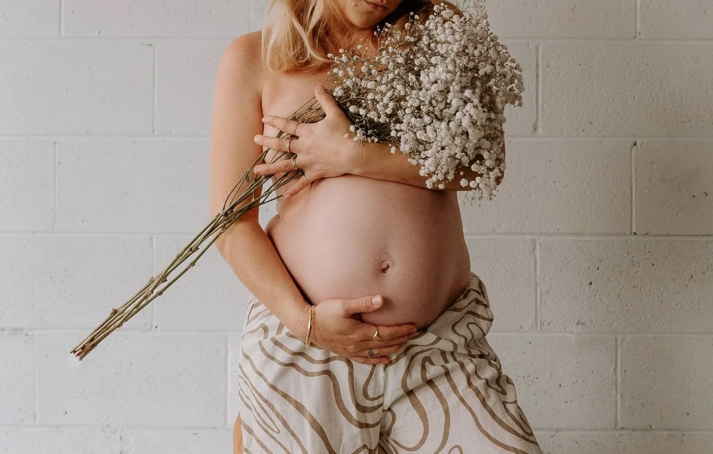 ✨ BUMP TO BABY OFFER ✨
Book your newborn session and receive a mini maternity session FREE (valued at $225)!

NEWBORN SESSION &ndash; $449
📍 Studio, home or outdoor
📝 Styling help + pre-session questionnaire
👶 Access to wraps, headbands &amp; newb