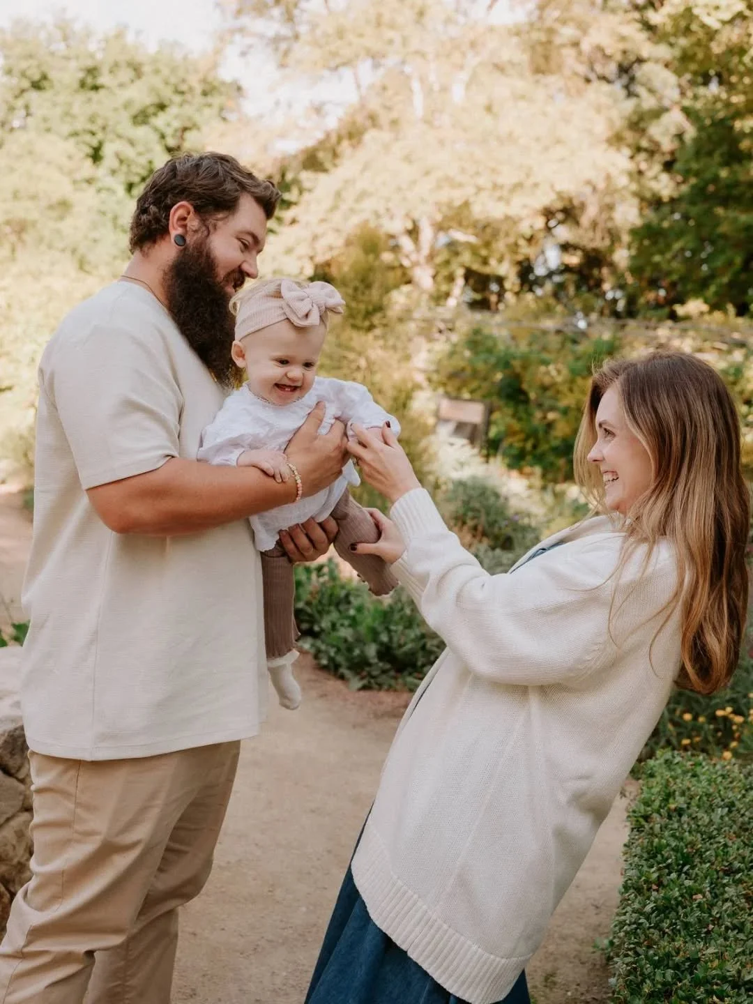 Mini Sessions ♡ 

A quick 30-minute mini session&hellip; and this is how we started 🤍
I&rsquo;ll share more from this beautiful session tonight.