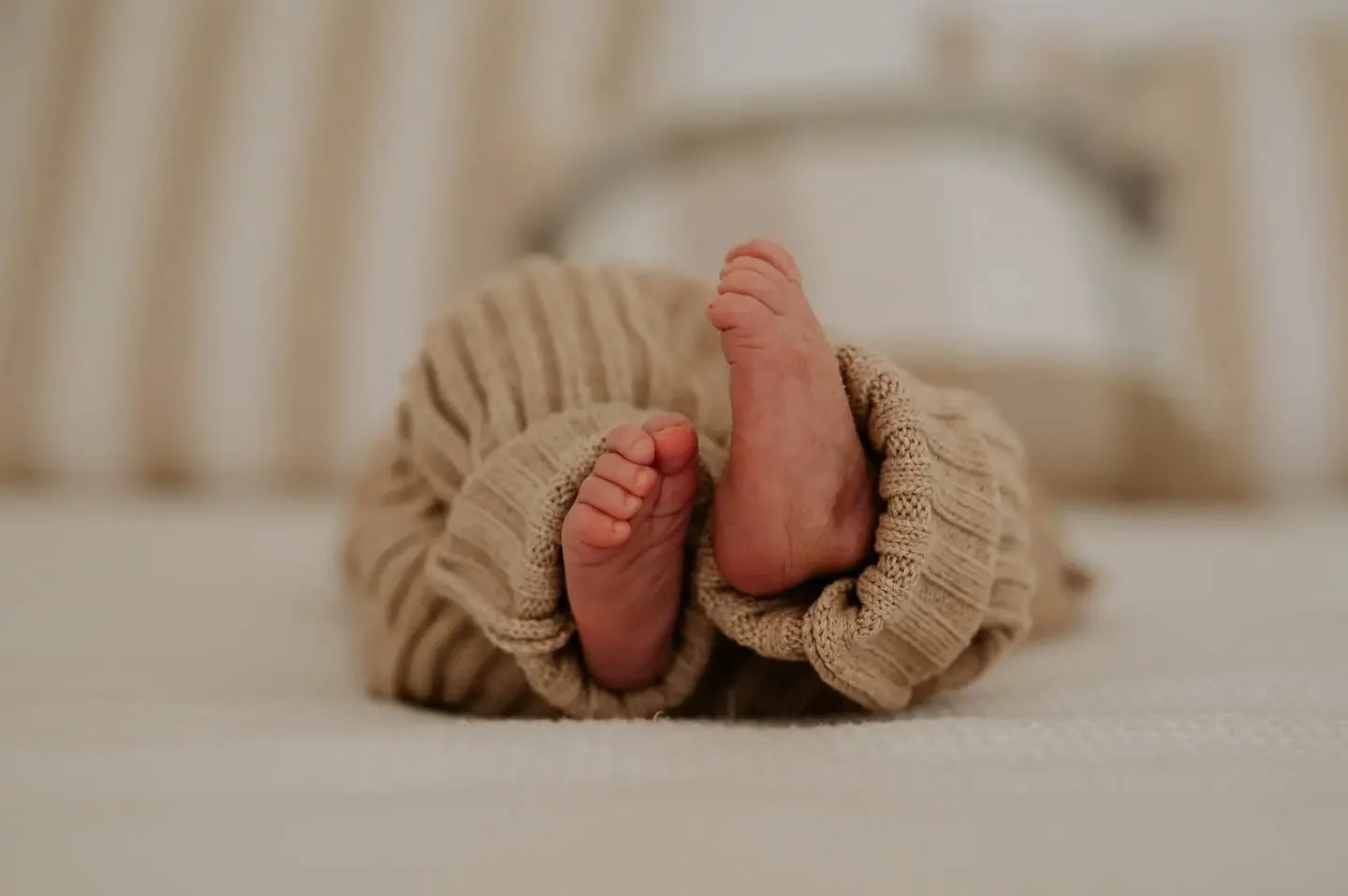 It's the tiniest details that become the biggest memories. 🤍

Those little wrinkly feet, delicate toes, tiny fingers, soft lashes... they change so incredibly fast.
That's why I always make sure to capture every precious little detail during your ne