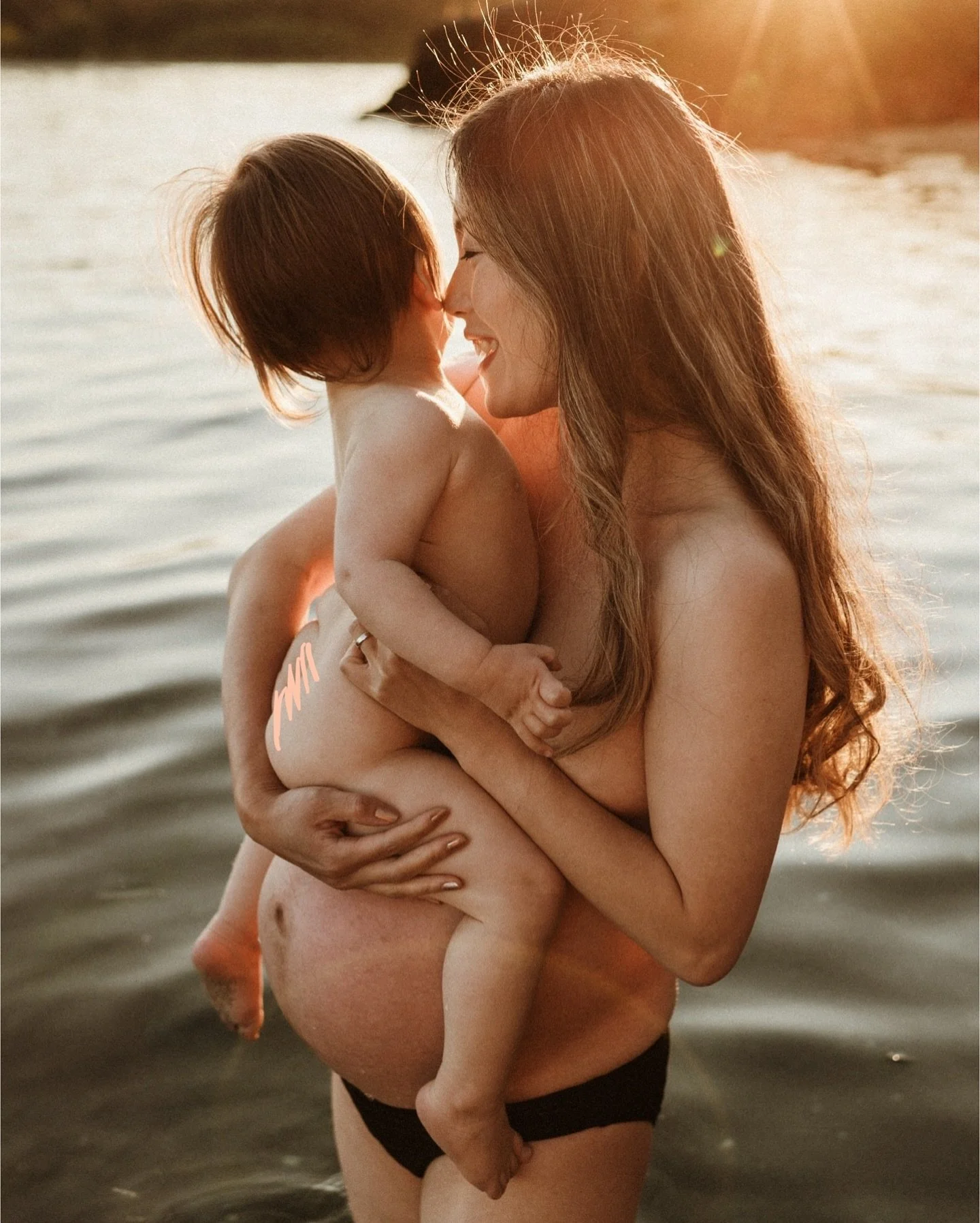 Hiiii ITS BEEN A WHILE!! Just a quick little post to say that we have MOVED BACK TO VANCOUVER ISLAND! We have been back here 4weeks and I&rsquo;m ready to start taking bookings!! I am SO HAPPY to be Home. I missed the salty air 🖤🖤

#victoriabc #van