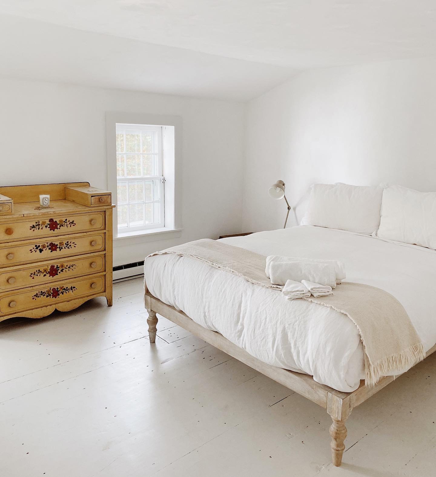 Solaris - Bright clean white.