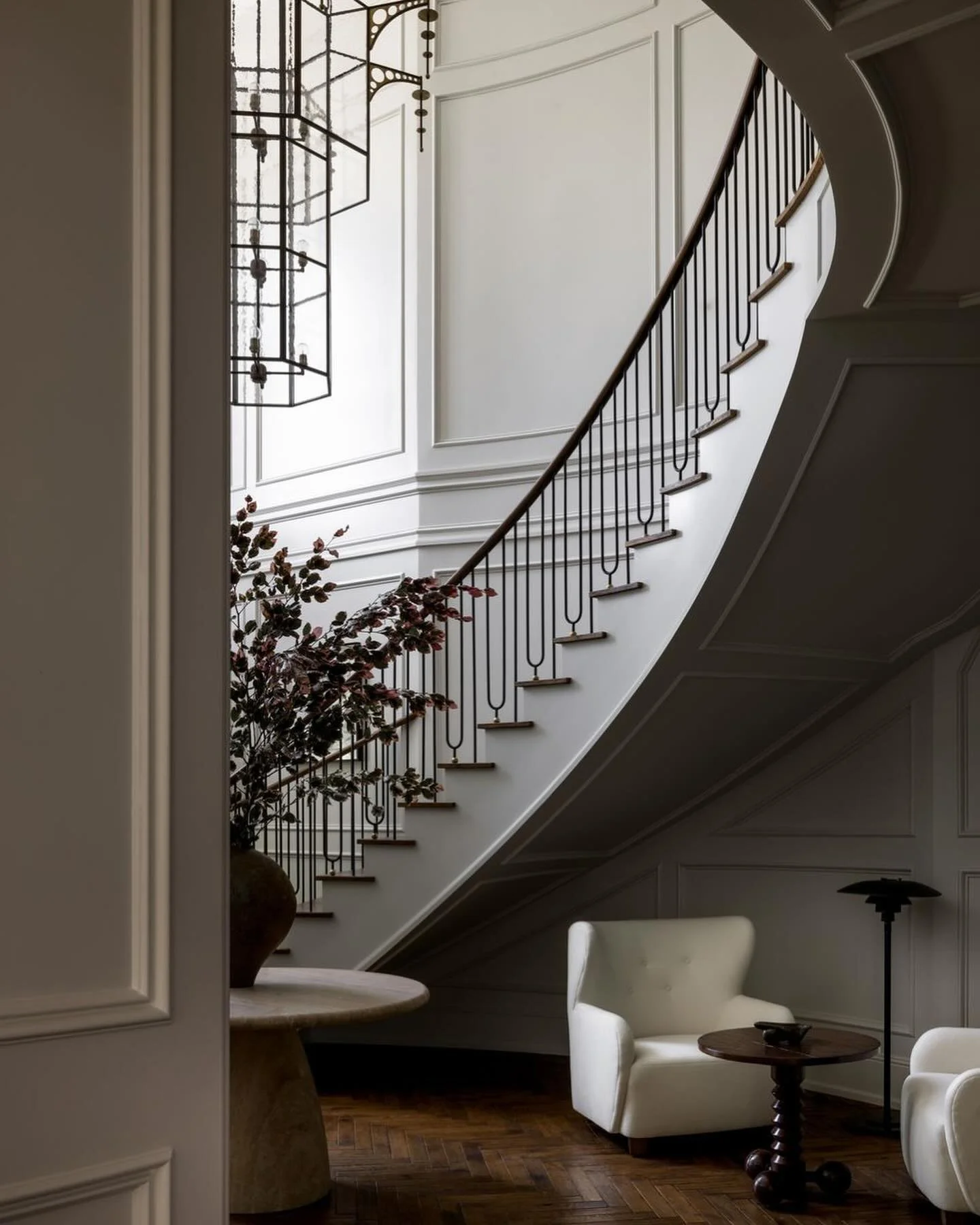 Saint Sauvant - Very neutral subtle white with a touch of gray. Similar to full circle, but with earthier undertones.